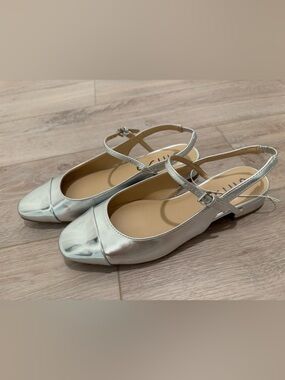 Women's Silver Slingback Ballet Flats - Elegant Metallic Comfort